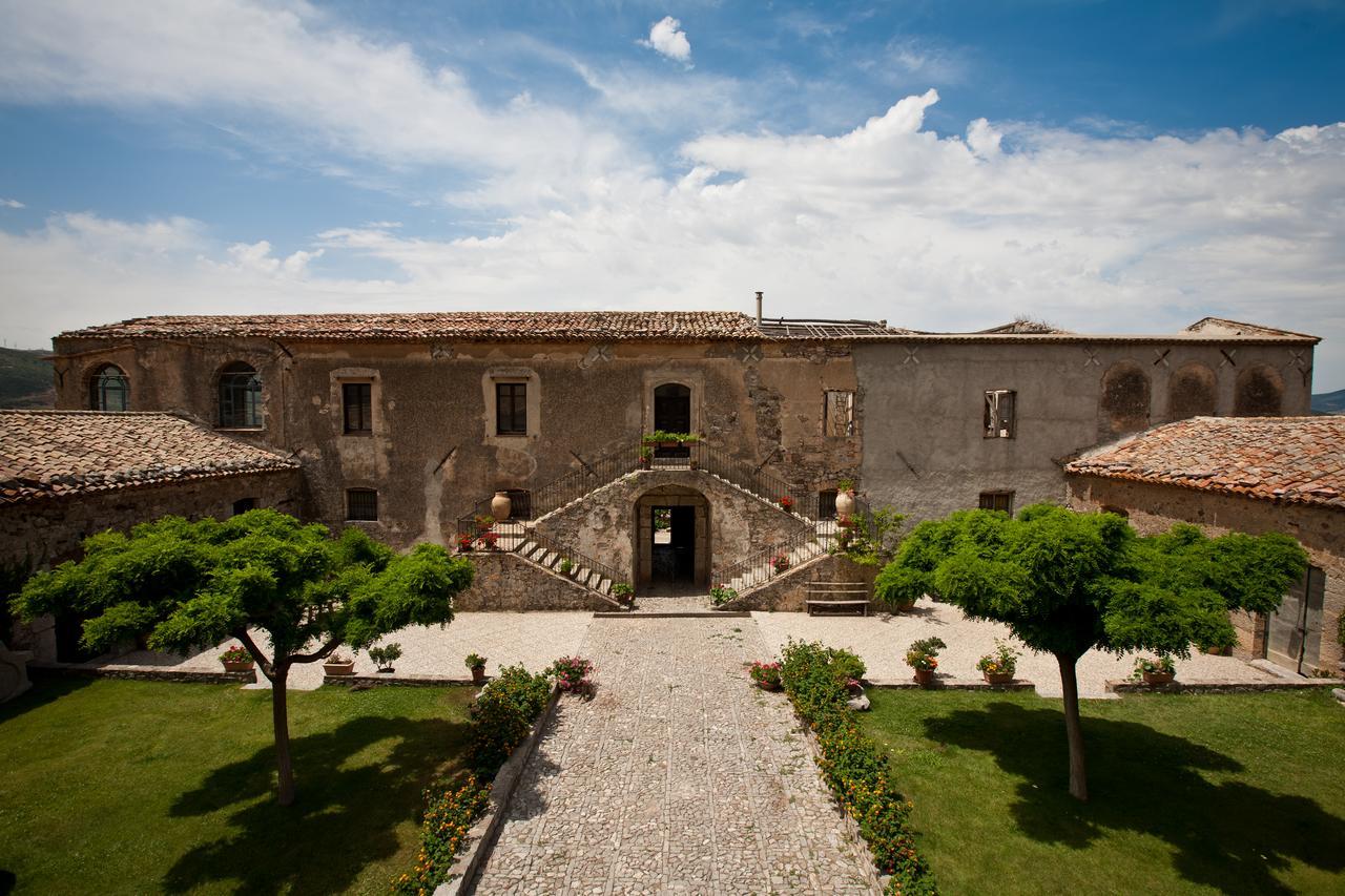 La Ferula Bed & Breakfast Scillato  Dış mekan fotoğraf
