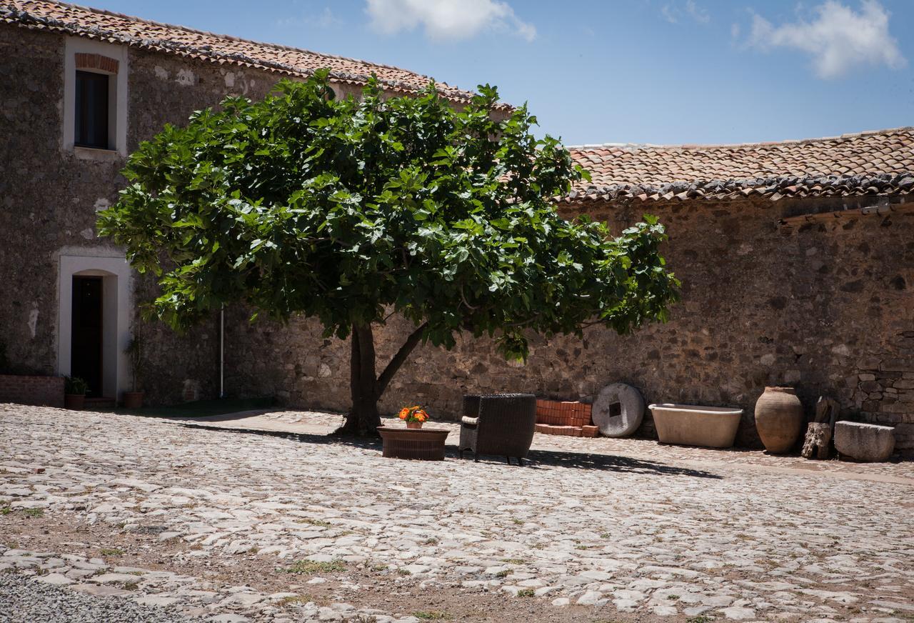 La Ferula Bed & Breakfast Scillato  Dış mekan fotoğraf
