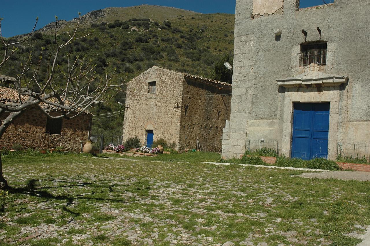 La Ferula Bed & Breakfast Scillato  Dış mekan fotoğraf