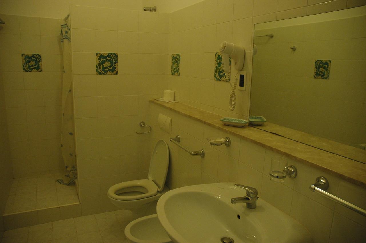 La Ferula Bed & Breakfast Scillato  Dış mekan fotoğraf