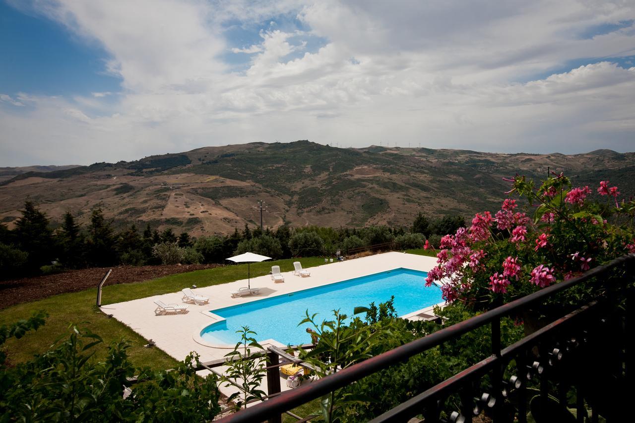 La Ferula Bed & Breakfast Scillato  Dış mekan fotoğraf