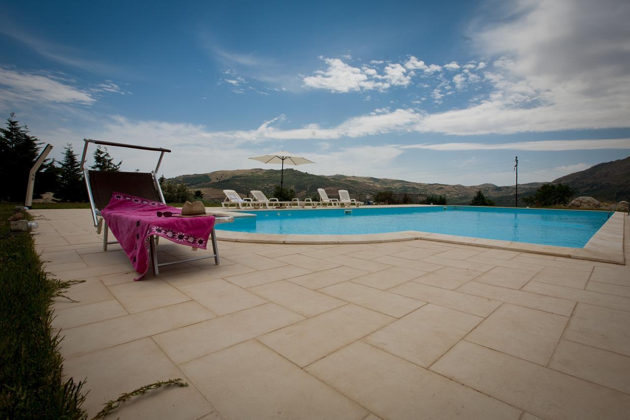 La Ferula Bed & Breakfast Scillato  Dış mekan fotoğraf